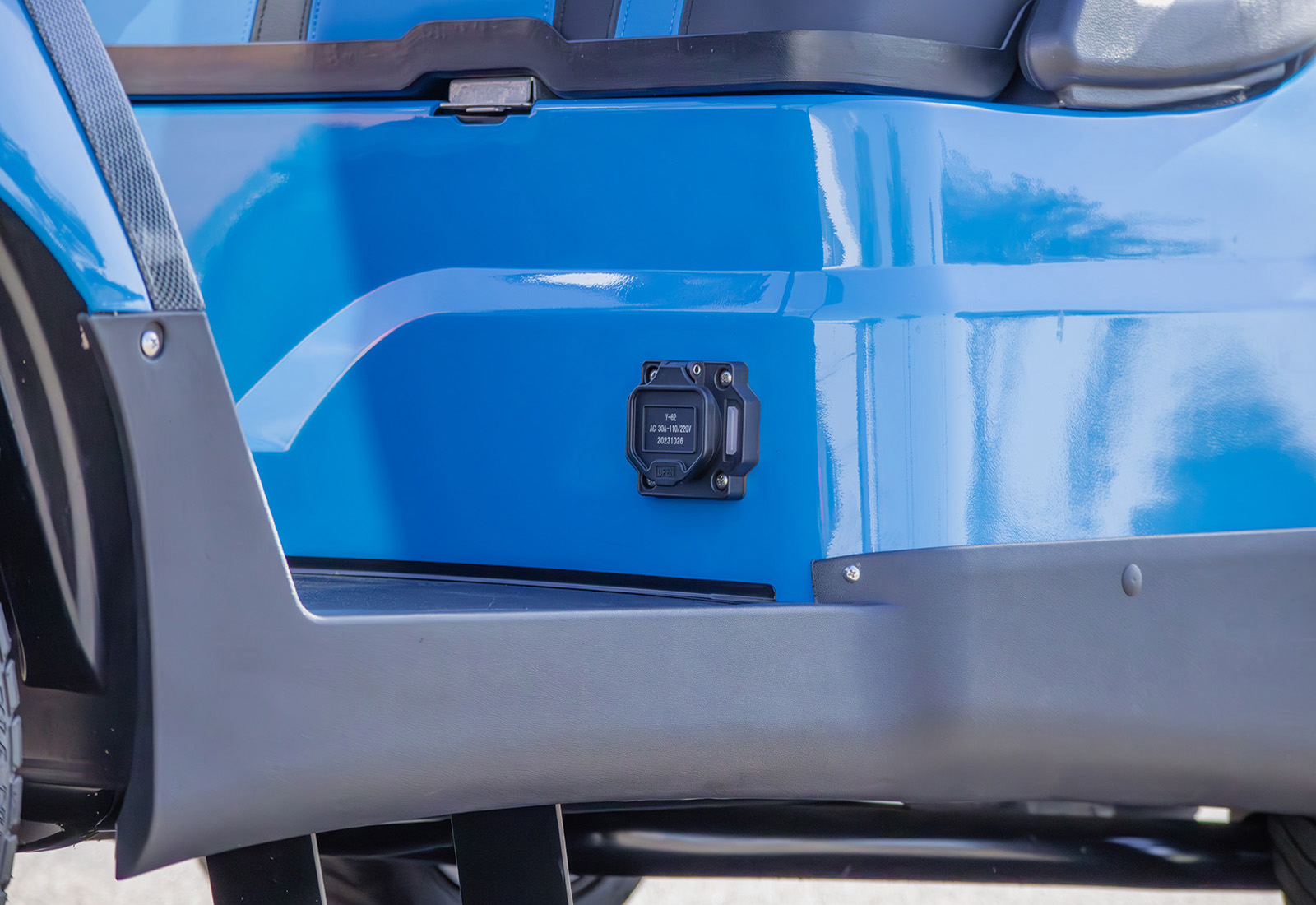 2025 ICON i40 view 21