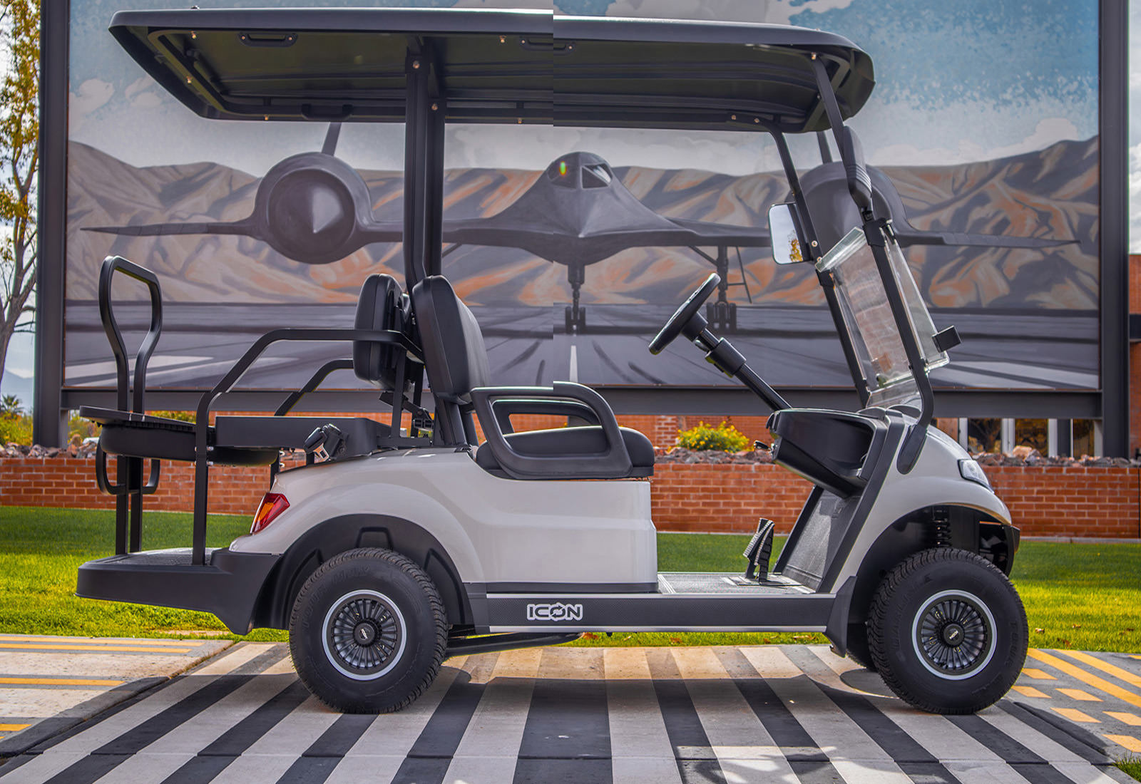 2025 ICON i40-ECO view 16