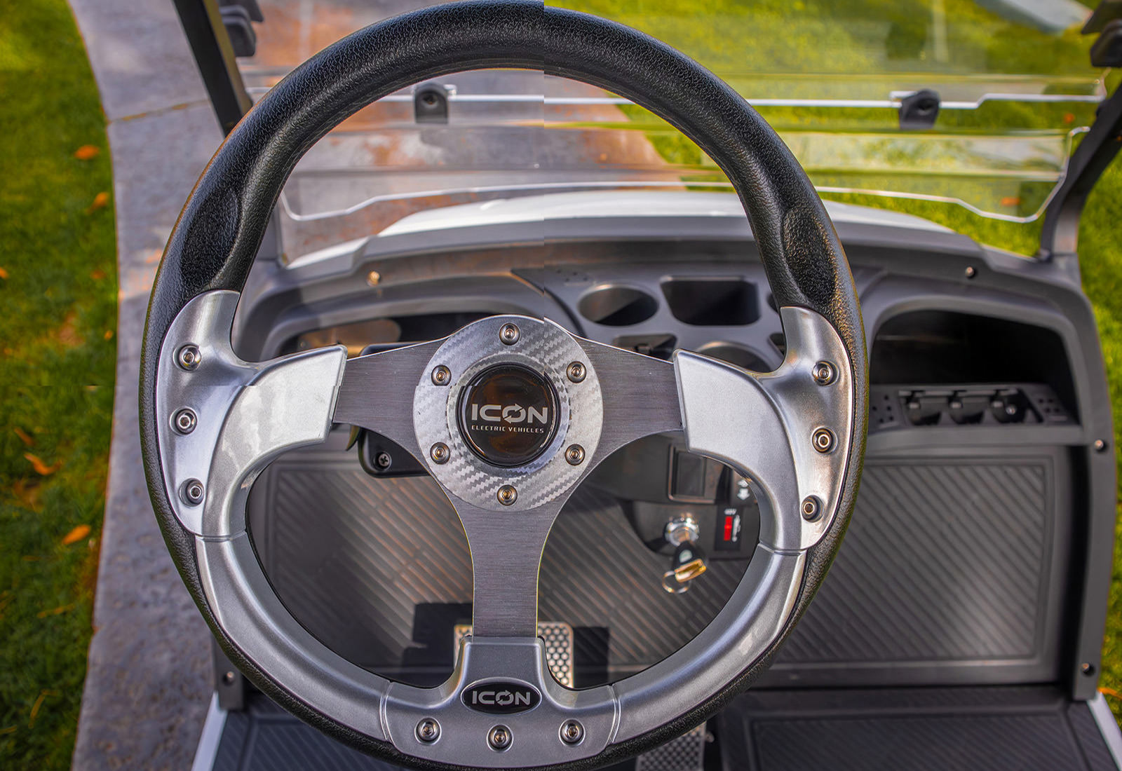 2025 ICON i40-ECO view 12