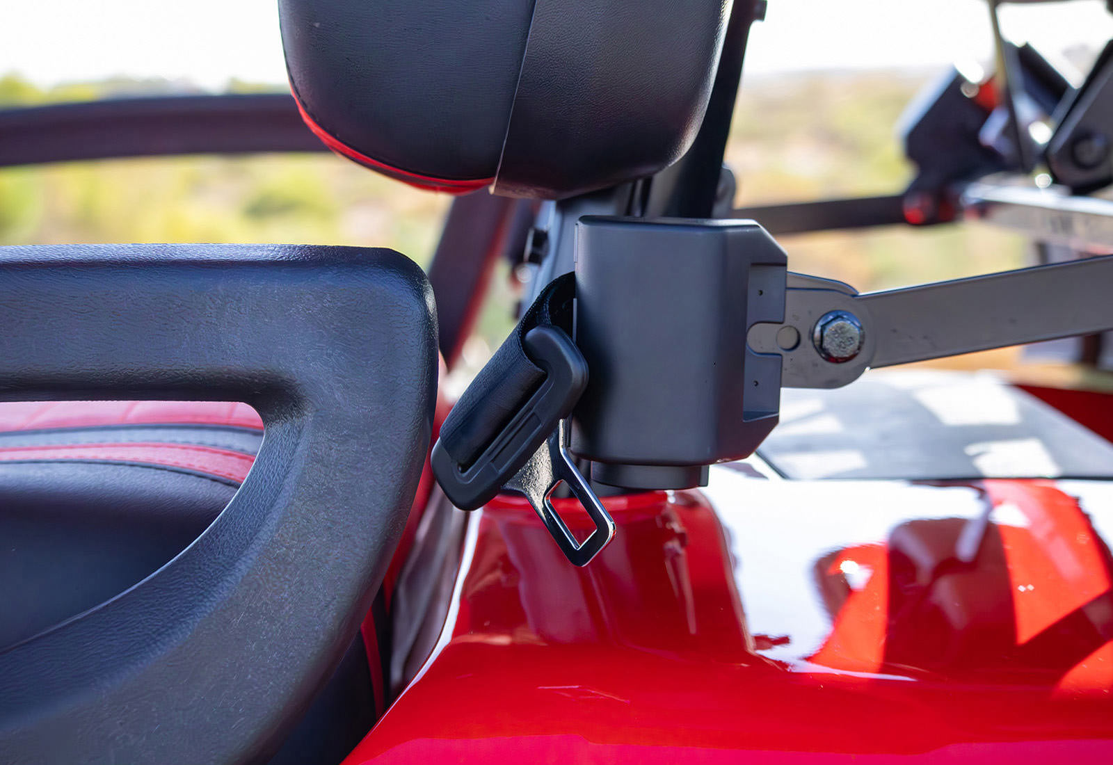 2025 ICON i40L view 15