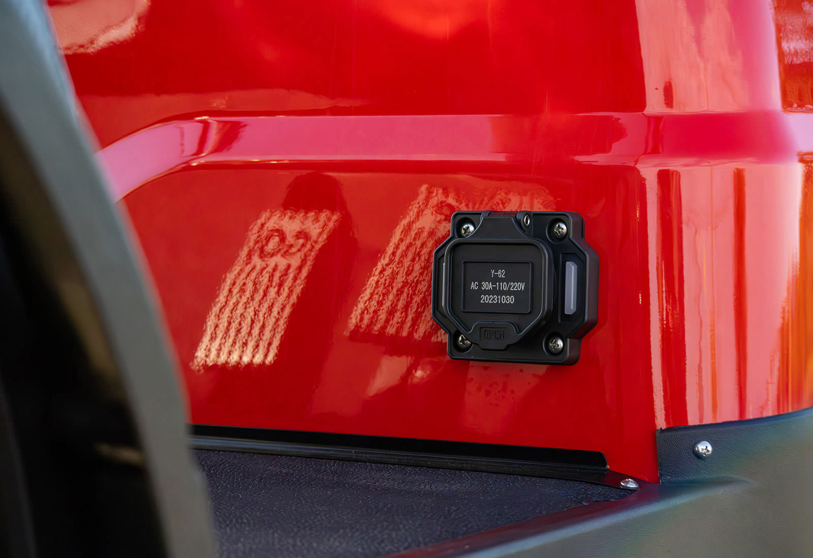2025 ICON i40L view 17