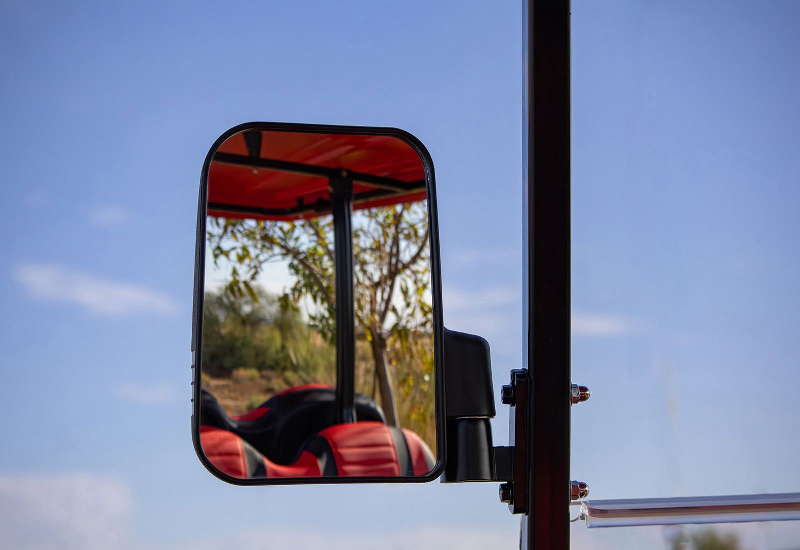 2025 ICON i40L view 20