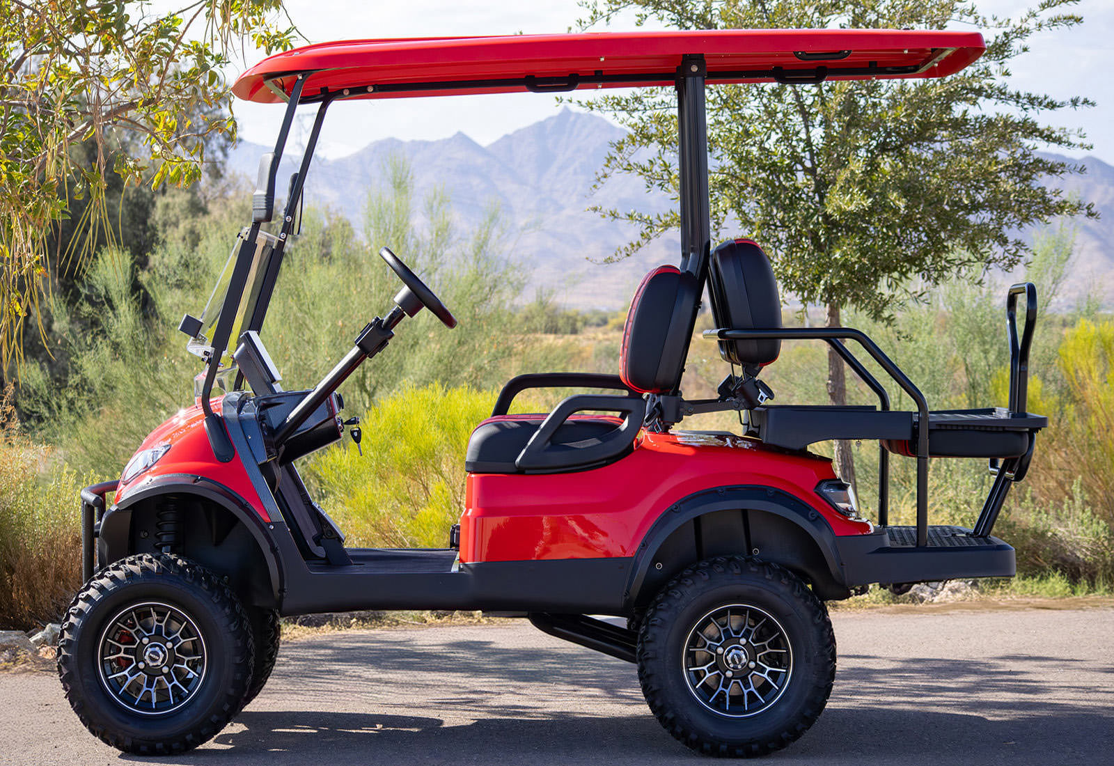 2025 ICON i40L view 33