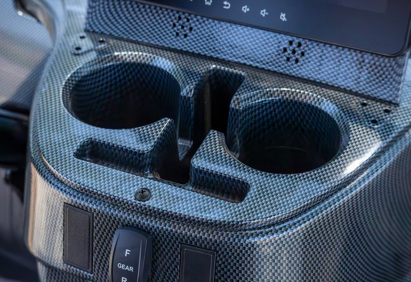 2025 ICON i60 view 13