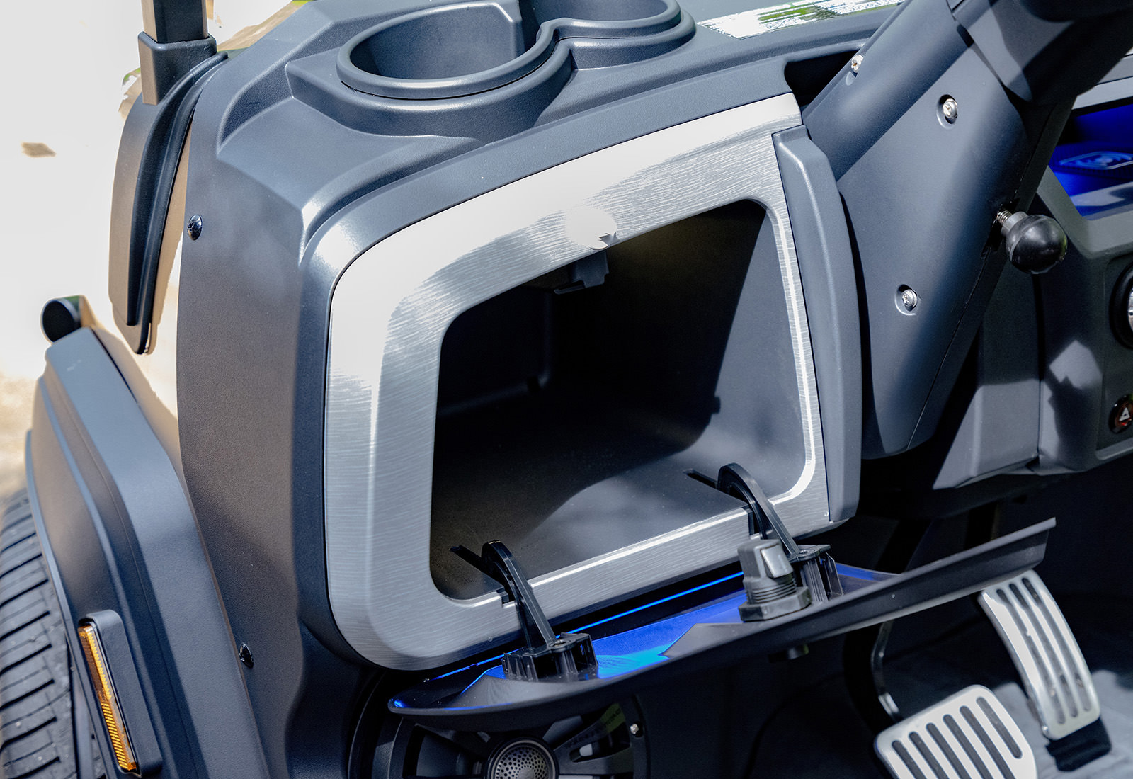 EPIC E40FX view 11
